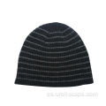 Gorra de invierno en blanco